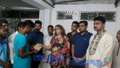 সিরাজগঞ্জে বজ্রপাতে নিহত পরিবারের মাঝে নগদ অর্থ সহায়তা